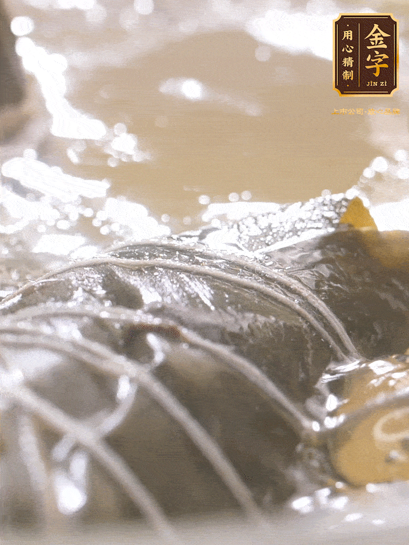 大火煮開，轉中小火煮2h，燜2-3h。