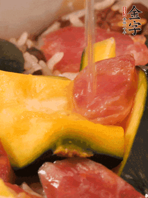 倒入溫開水，水量高出米面一個指節。